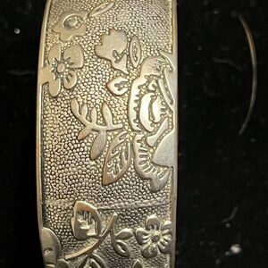 Vintage Floral Silver Tone Clamper Bracelet